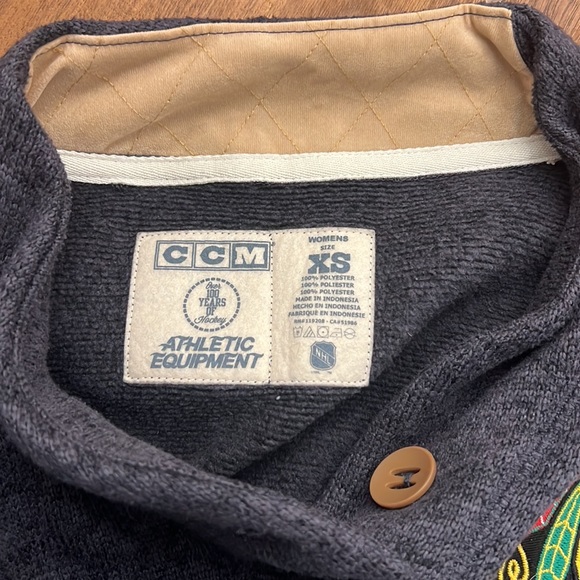 Chicago Blackhawks CCM authentic Pullover Sweater NWOT - Picture 7 of 11